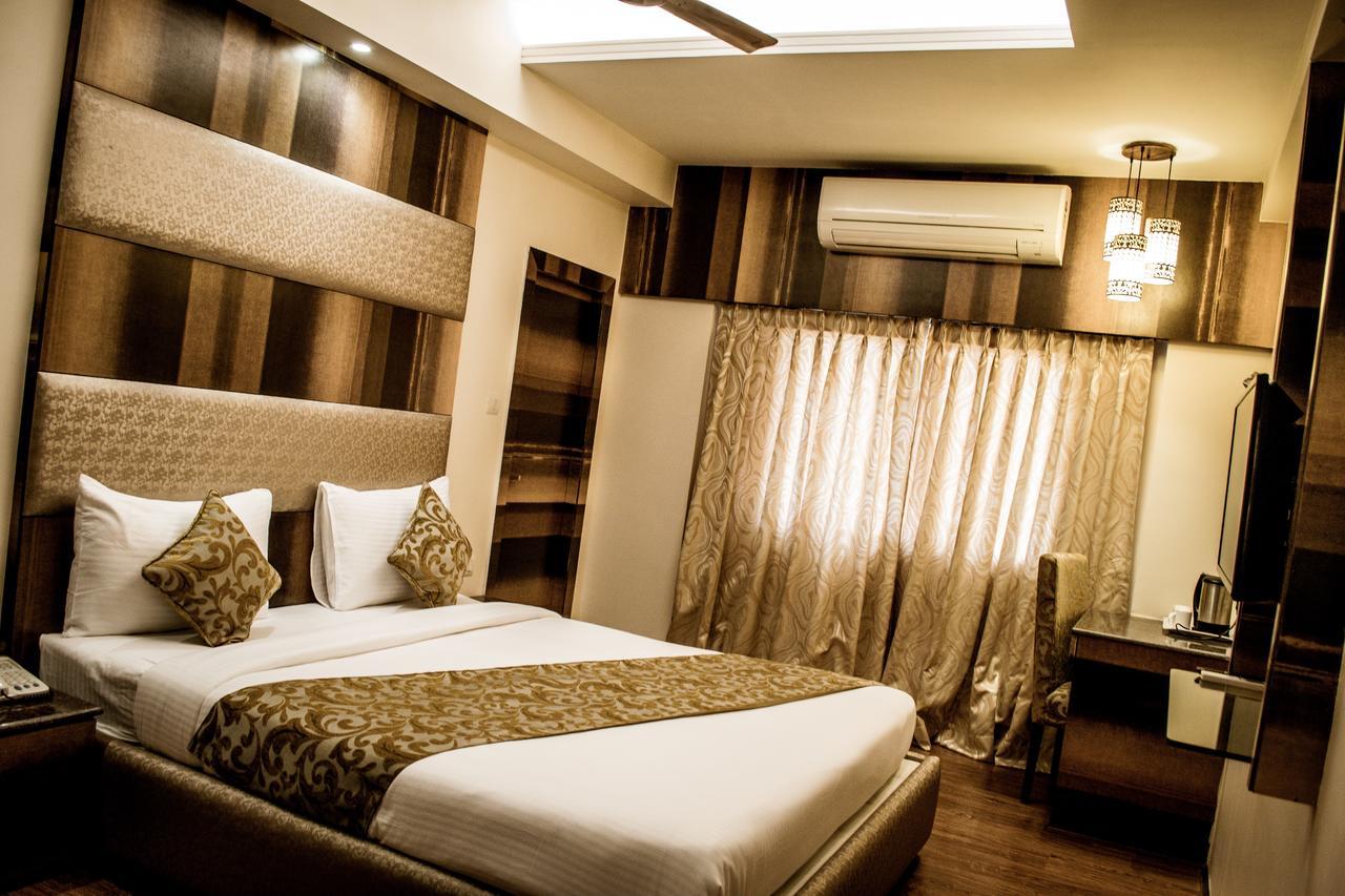 The Majestic Suites Калькутта Экстерьер фото