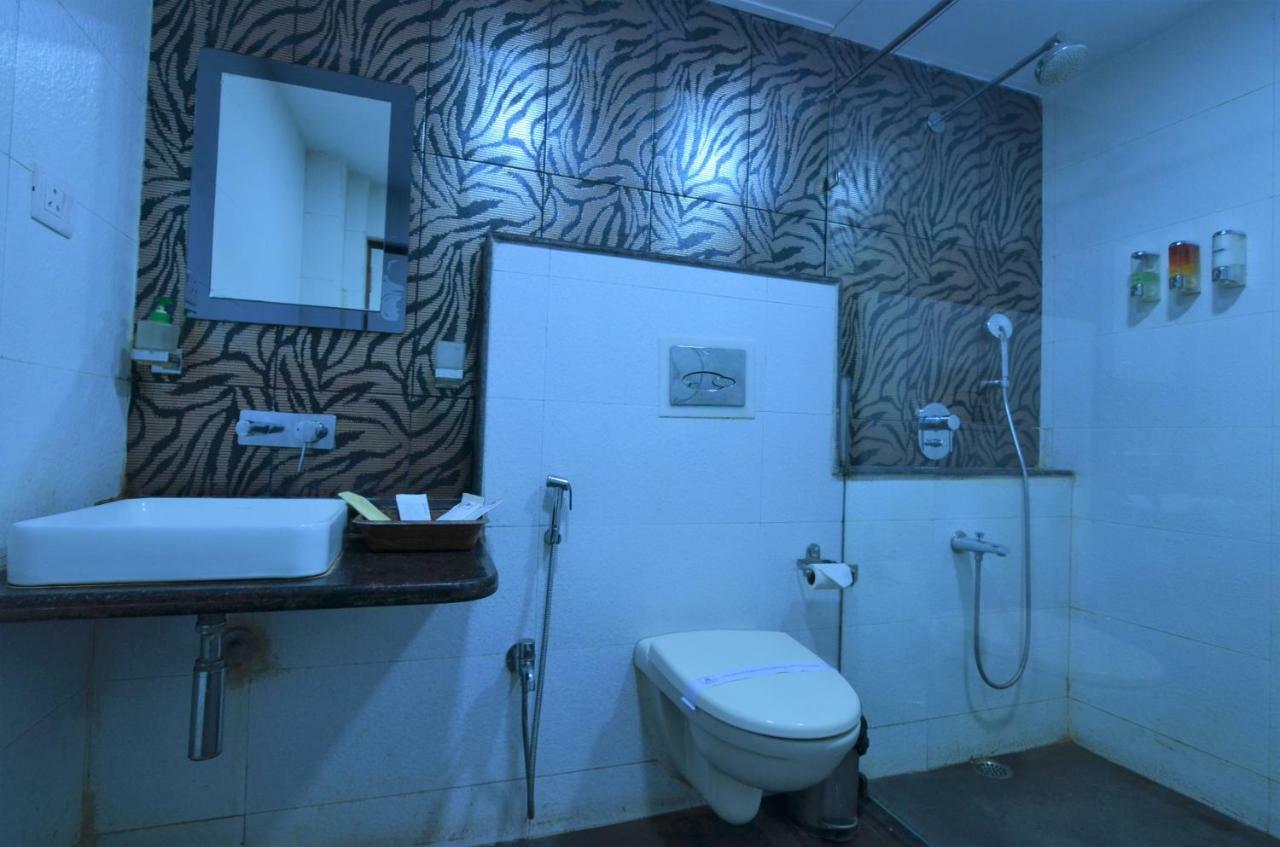 The Majestic Suites Калькутта Номер фото