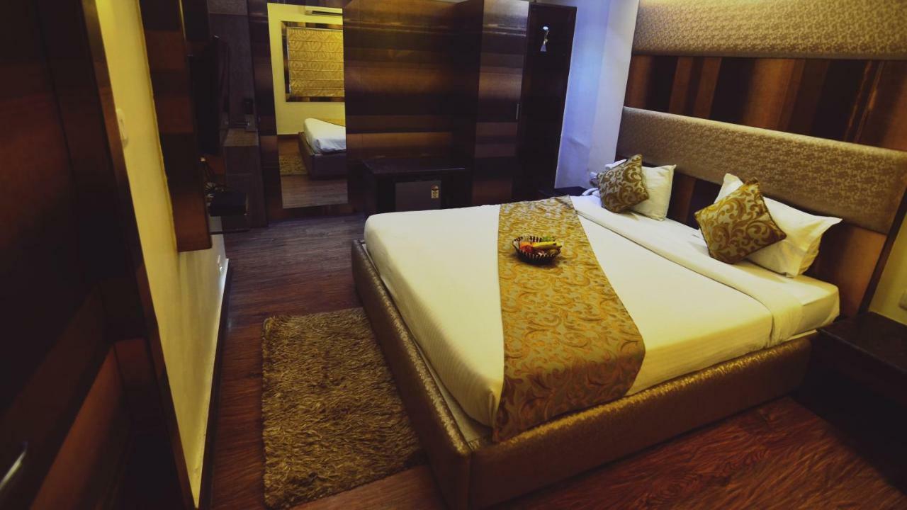 The Majestic Suites Калькутта Экстерьер фото